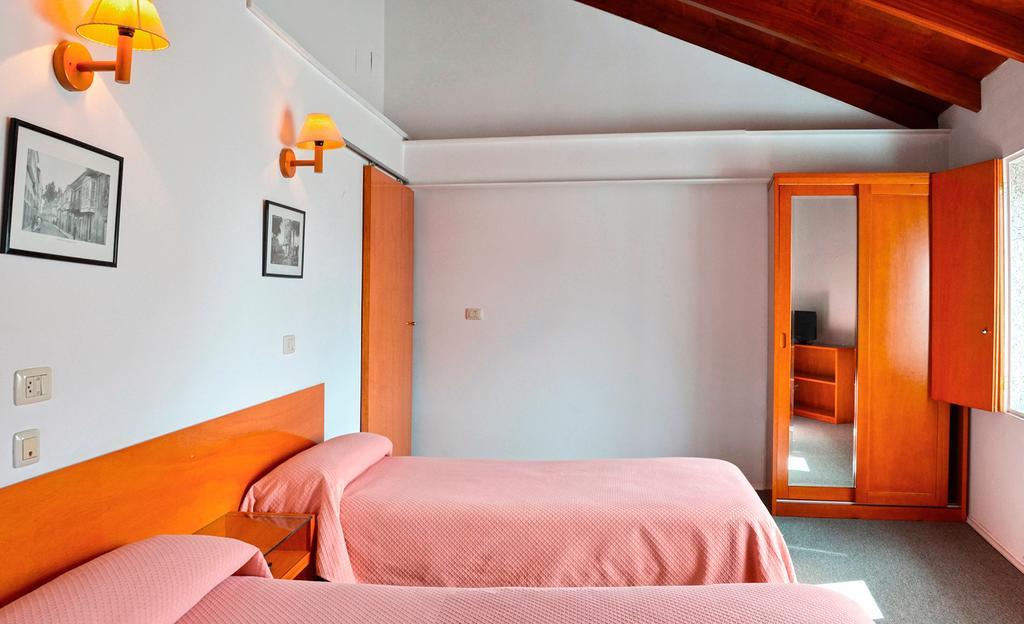 Hostal La Viuda Pobra De Trives Екстериор снимка