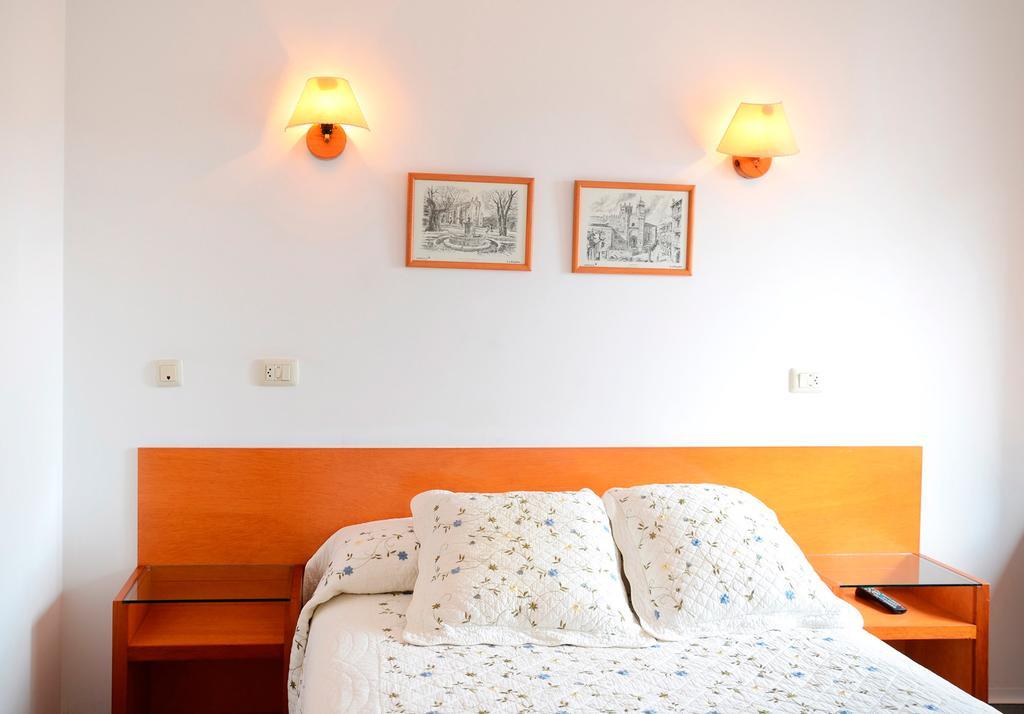 Hostal La Viuda Pobra De Trives Стая снимка